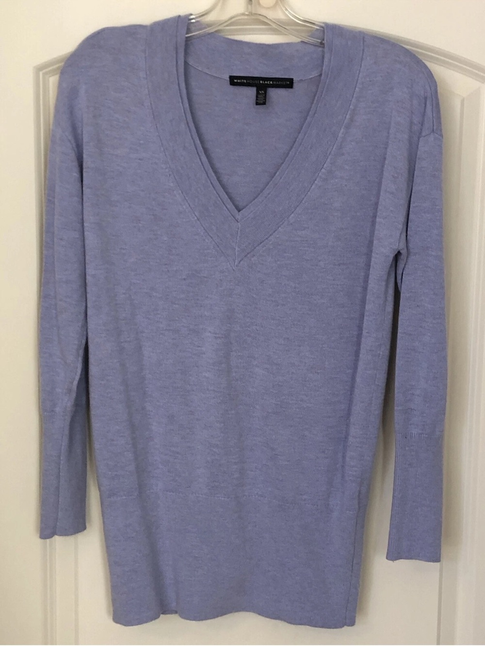 White House Black Market Light Lavender Purple V‑Neck Long Sleeve Sweater XS